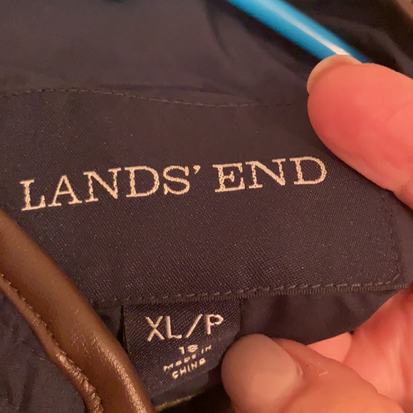 Lands End Women’s Primaloft Vest Like 🆕 - Picture 3 of 9